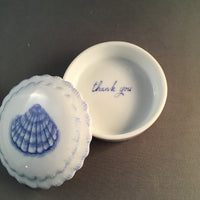 7204 box blue  scallop shell